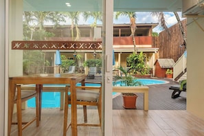 Studio Supérieur, vue piscine | Terrasse/Patio