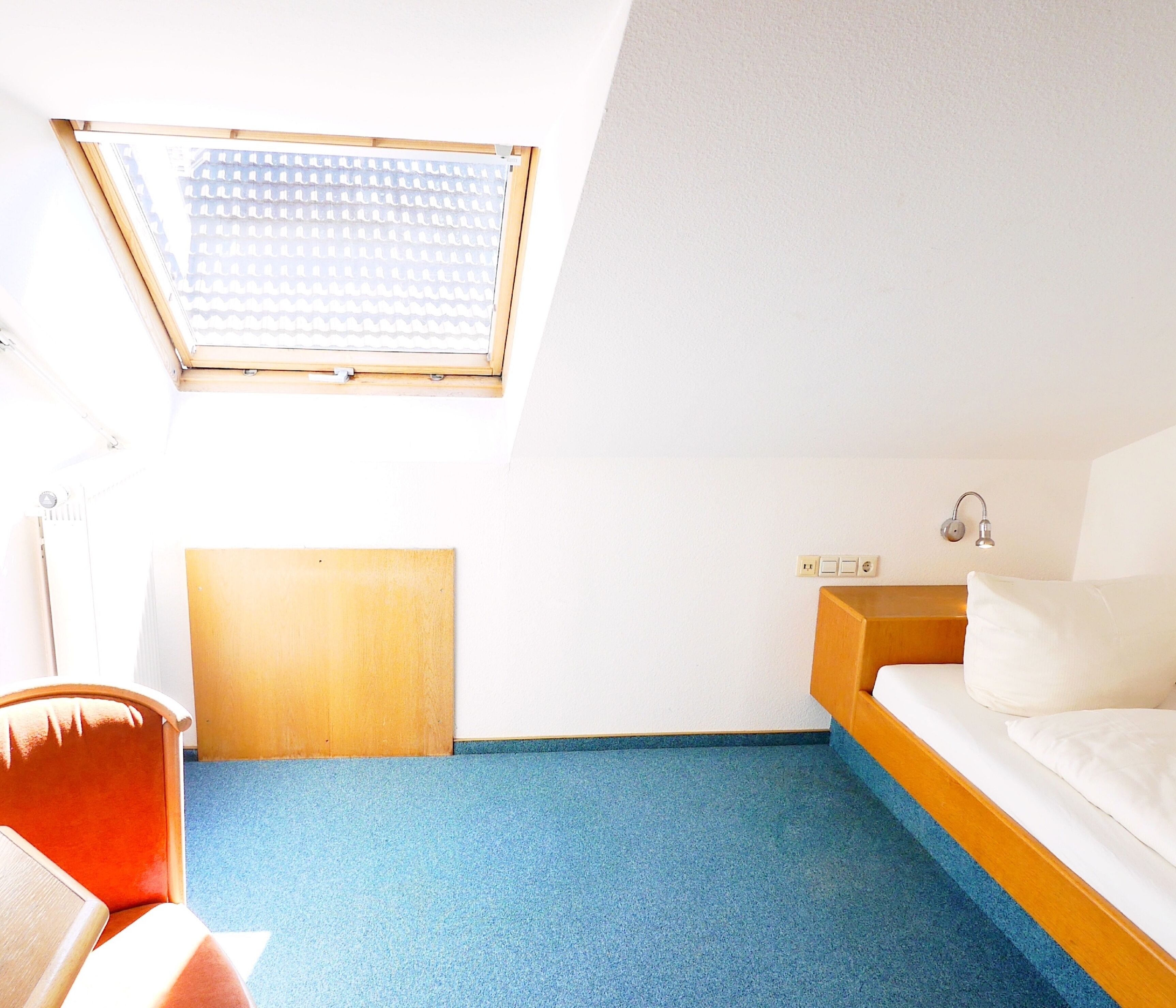 standard single room | living area | 32-inch flat-screen tv with satellite channels, tv