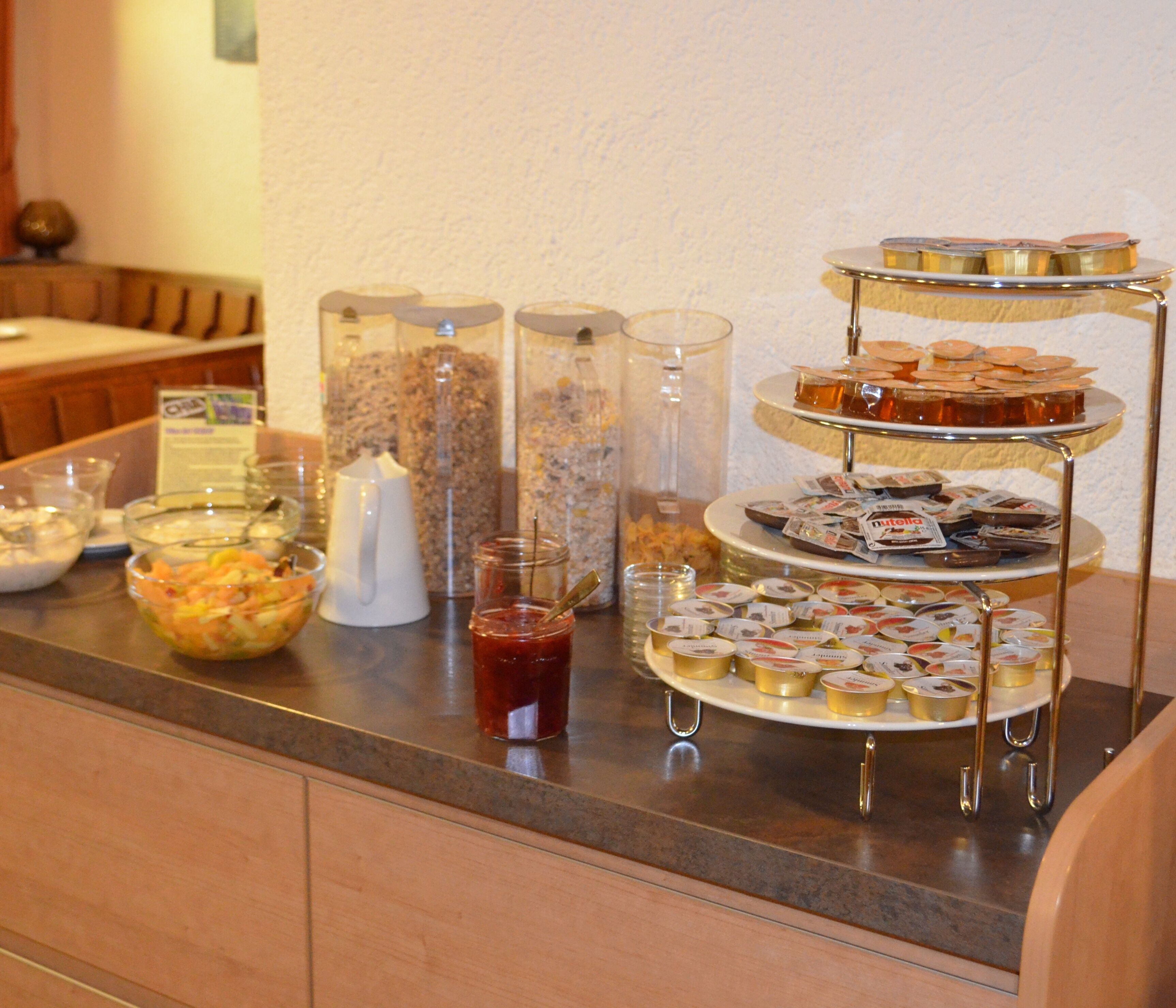 free daily breakfast