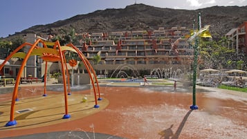 Children's play area - outdoor