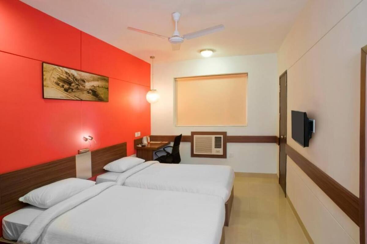 Minibar, in-room safe, soundproofing, free WiFi