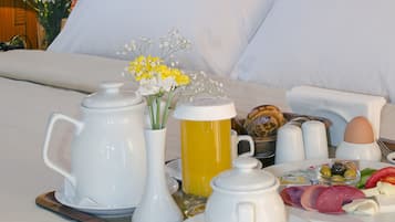 Suite (Room) | Premium bedding, minibar, in-room safe, desk