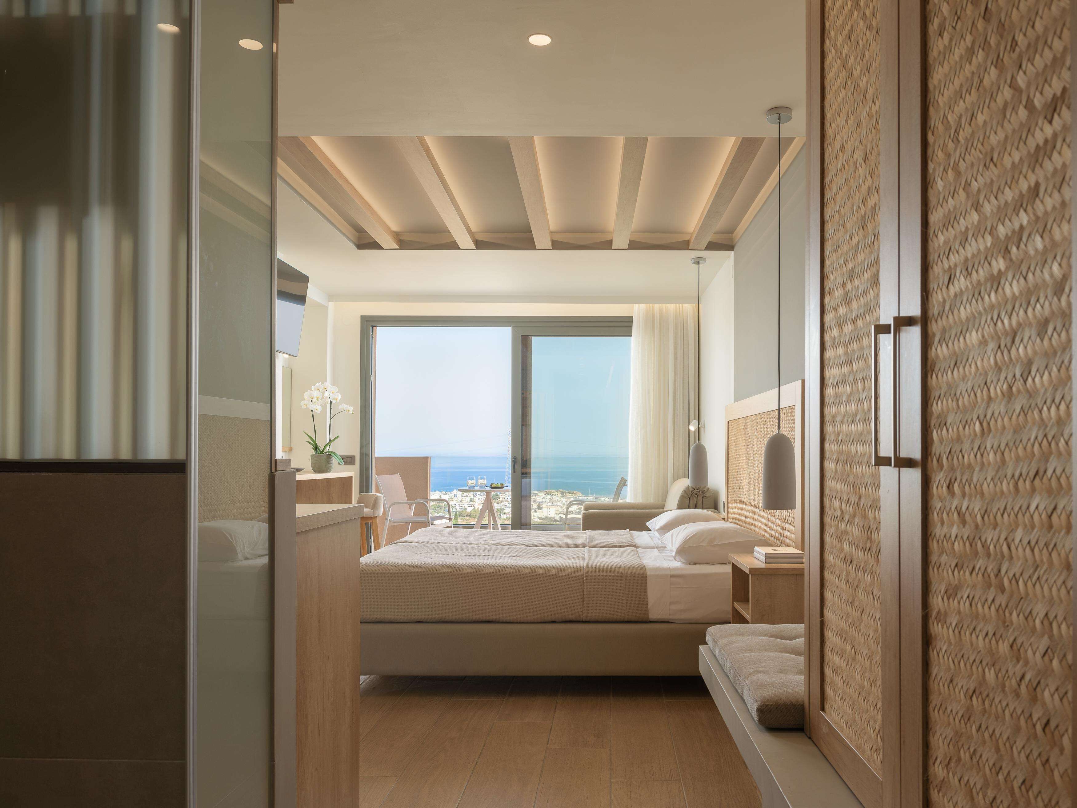 Superior Room | Egyptian cotton sheets, in-room safe, desk, soundproofing