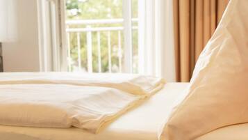 Schreibtisch, Bügeleisen/Bügelbrett, kostenloses WLAN, Bettwäsche