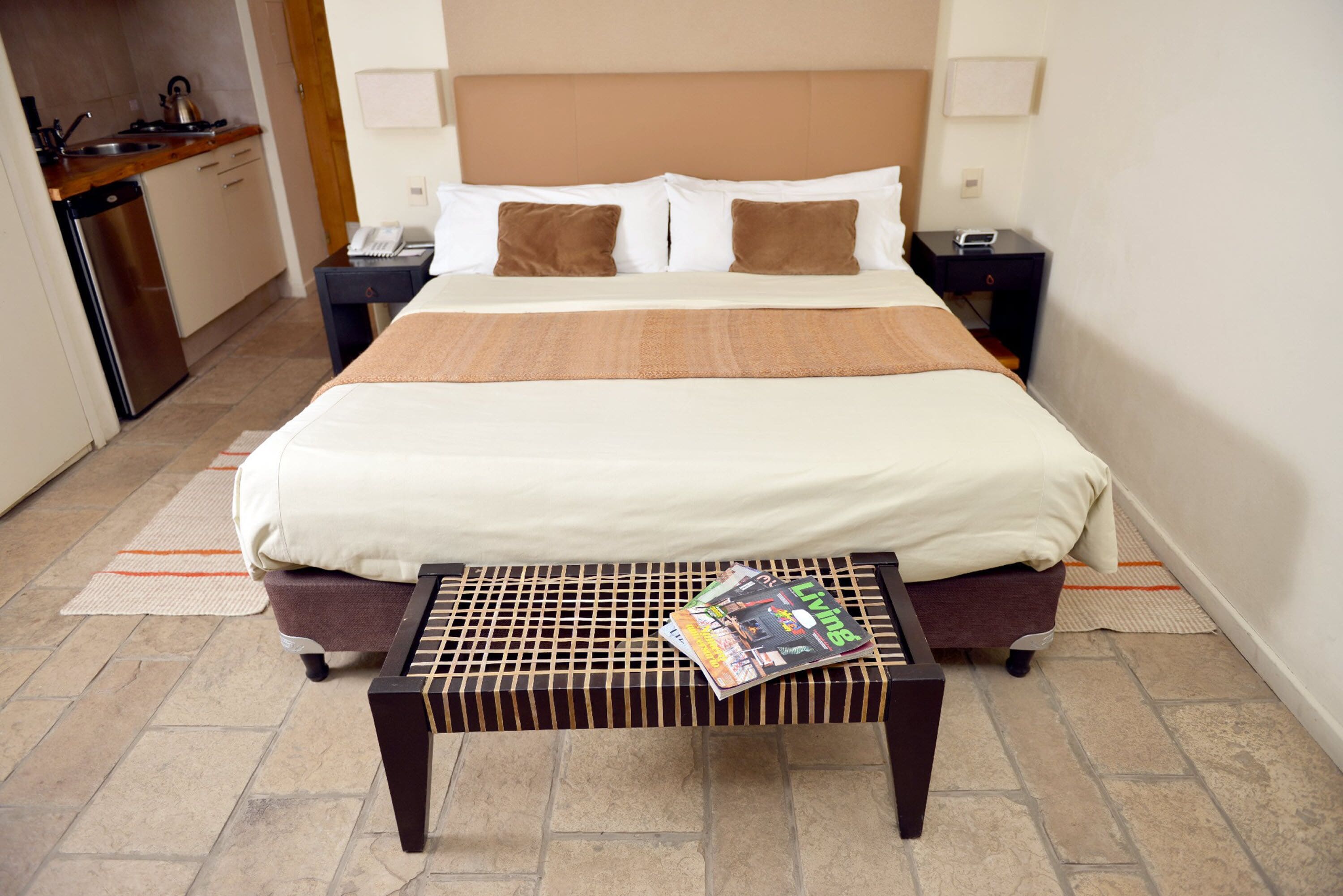 standard suite, 1 king bed, garden view (studio king - jacuzzi and fireplace) | premium bedding, pillow-top beds, minibar, in-room safe