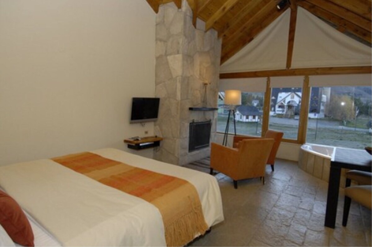 Suite estándar, 1 cama de matrimonio grande, vistas al jardín (Studio King - Jacuzzi and Fireplace) | Vistas al jardín