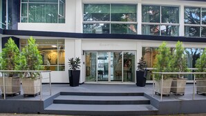 Front of property - Hotel Asturias Medellin (Medellín)