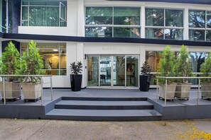 Front of property - Hotel Asturias Medellin (Medellín)