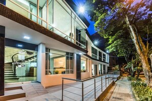 Front of property - Hotel Asturias Medellin (Medellín)