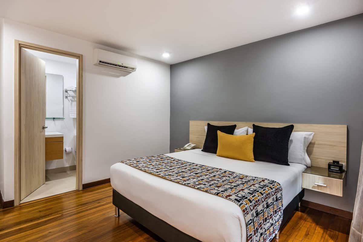 Minibar, desk, laptop workspace, blackout drapes