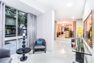 Sala de estar en el lobby