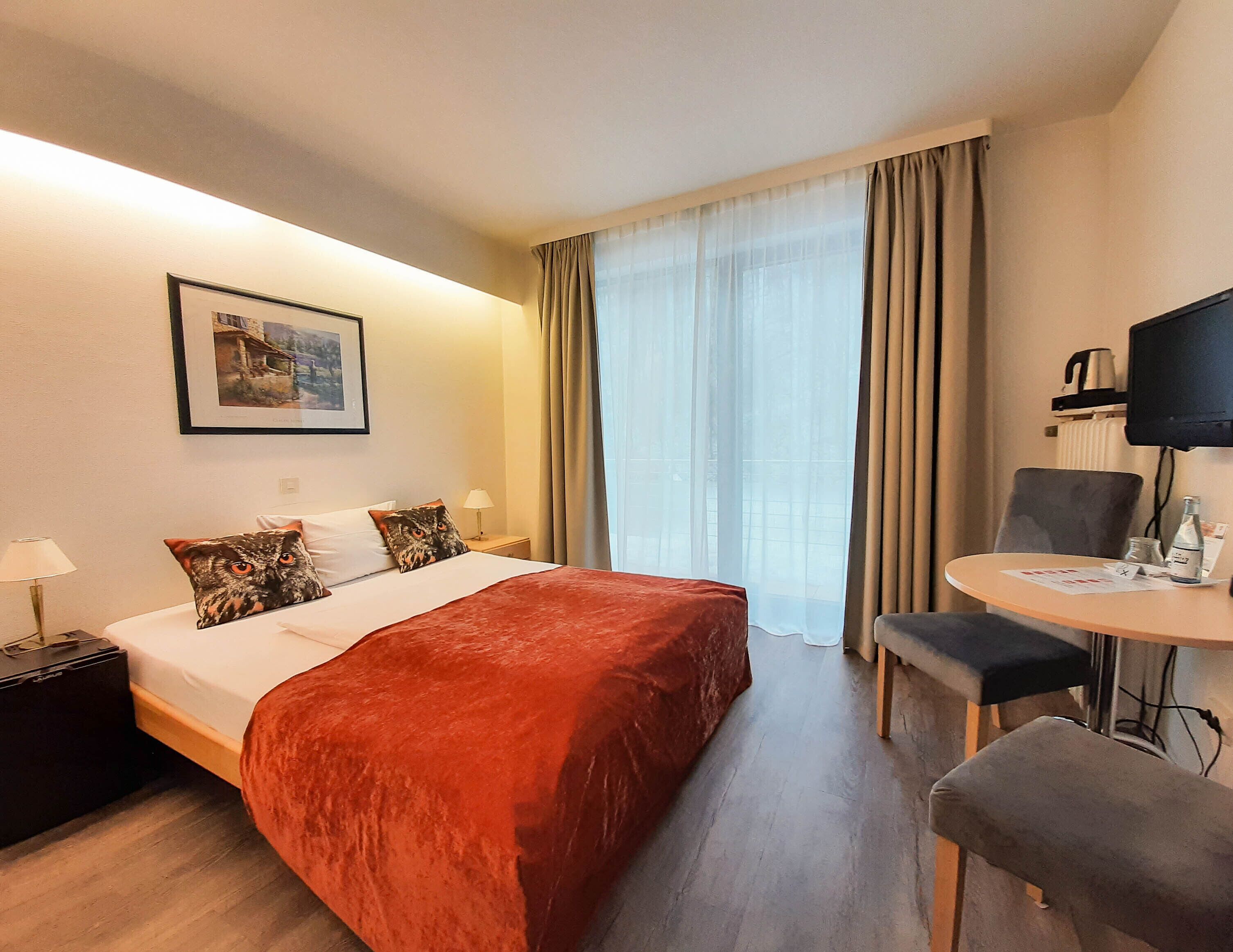 double room | 1 bedroom, desk, free wifi, bed sheets