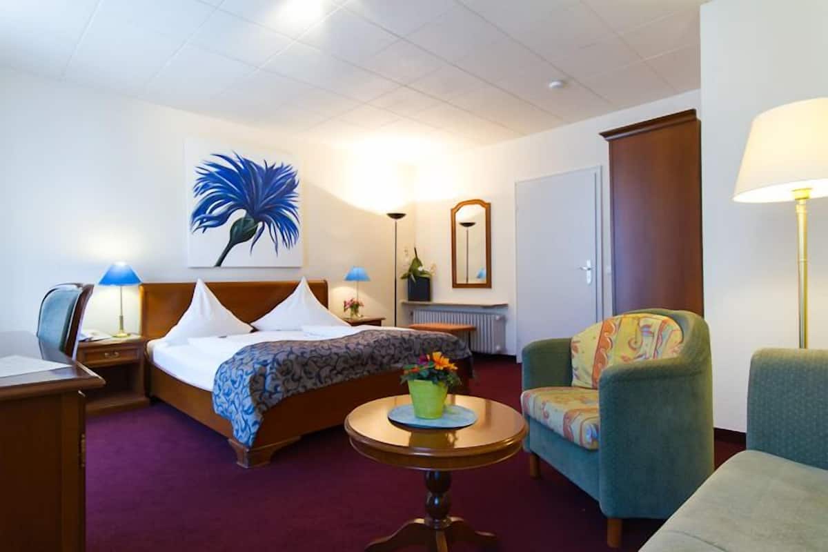 Quarto casal | Frigobar, cofres nos quartos, escrivaninha, Wi-Fi de cortesia