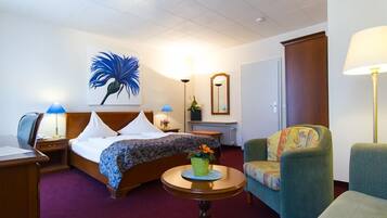 Minibar, in-room safe, desk, free WiFi