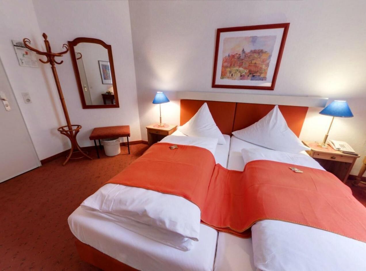 minibar, in-room safe, desk, free wifi