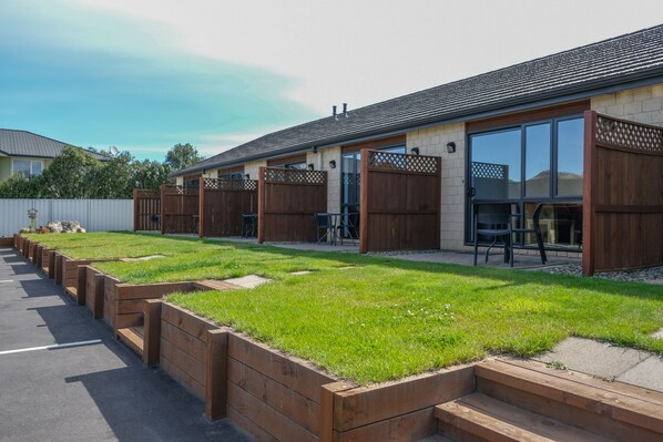 المنطقة المحيطة بالمنشأة