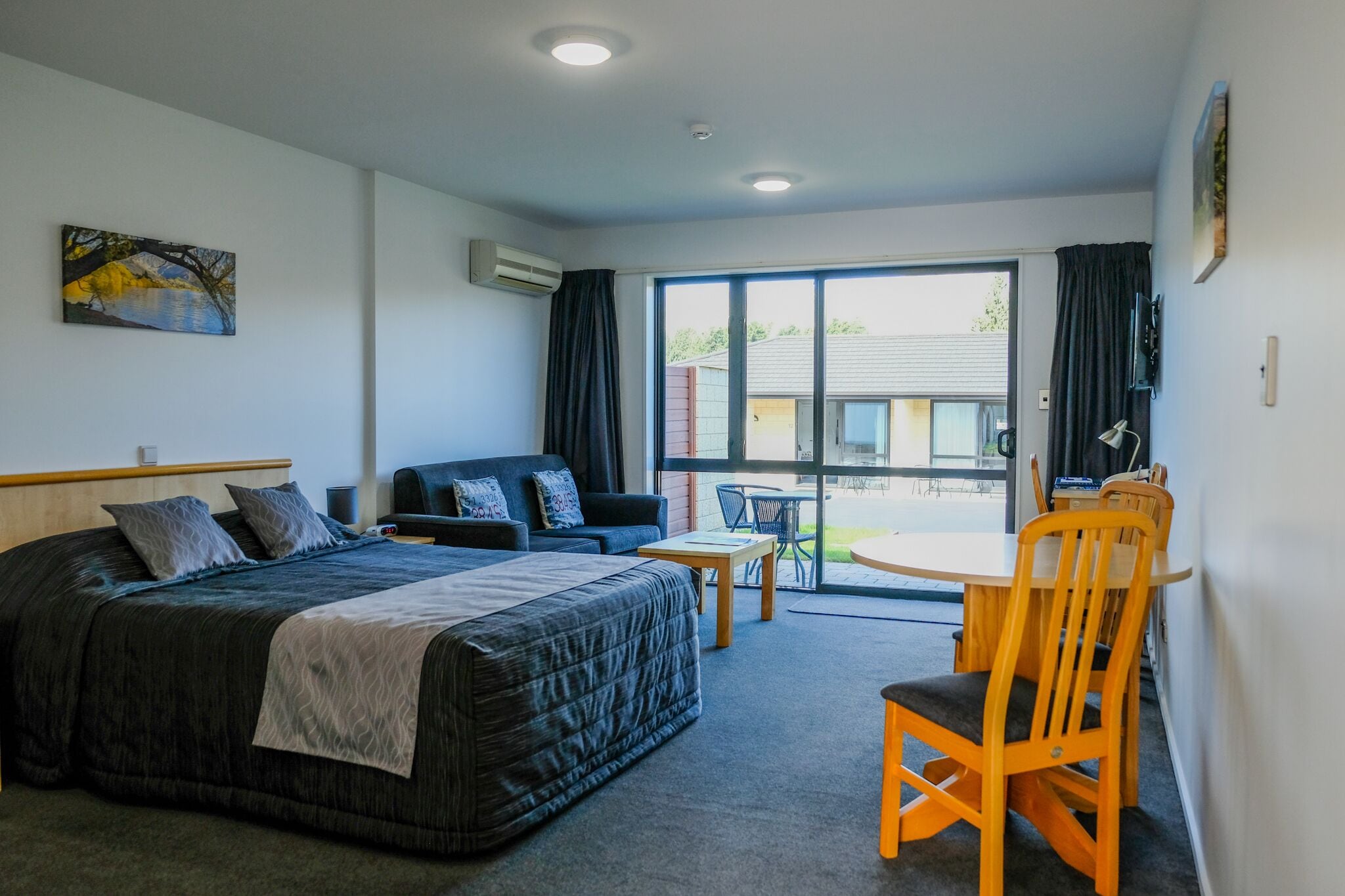 Studio, 1 queensize bed | Uitzicht vanuit de kamer