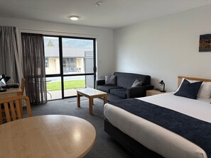 Deluxe studio | Luxe beddengoed, individueel gedecoreerd, individueel gemeubileerd