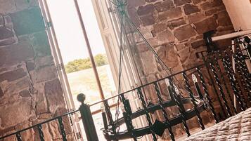 Luxury Suite | Desk, iron/ironing board, free WiFi, bed sheets