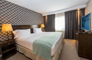 Minibar, in-room safe, desk, soundproofing