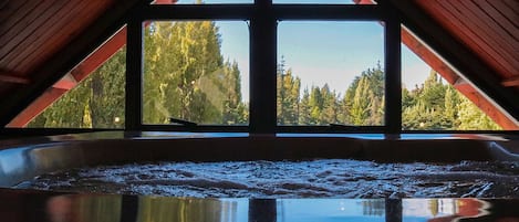 Couples treatment rooms, sauna, hot tub, steam room, body treatments