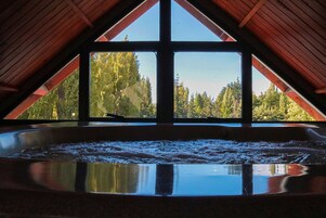 Couples treatment rooms, sauna, hot tub, steam room, body treatments