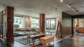 32-inch LED TV with satellite channels, TV