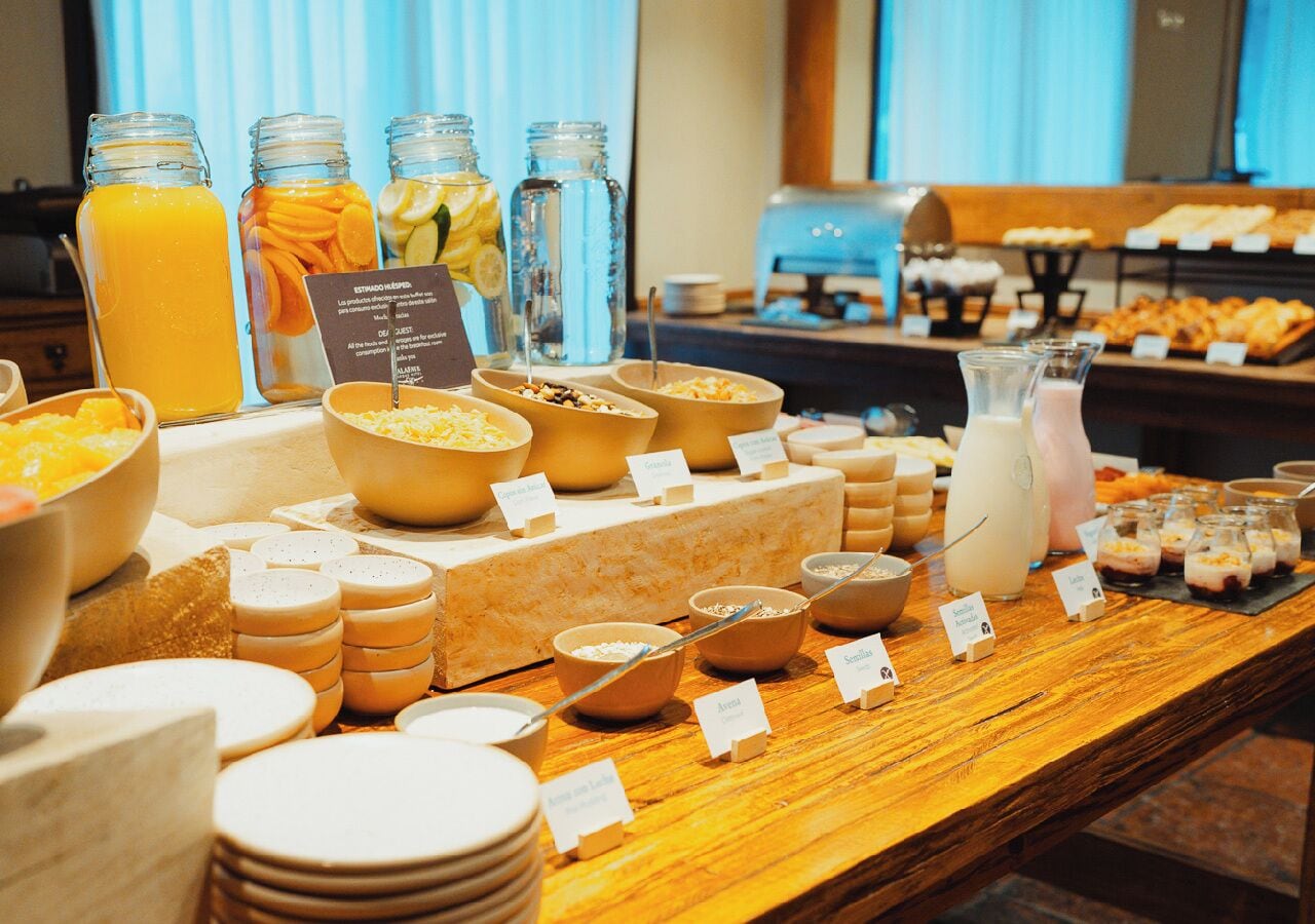 free buffet breakfast