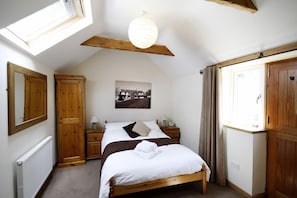 Chambre Double Standard | Bureau, fer et planche à repasser, Wi-Fi gratuit, draps fournis