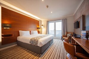 Chambre Double Exécutive | Bureau, rideaux occultants, fer et planche à repasser, Wi-Fi gratuit
