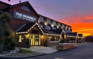 Fachada de la propiedad