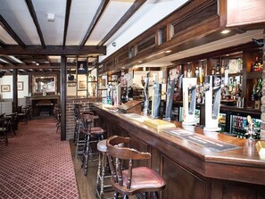 Bar (on property) - The Crewe Arms Hotel (Crewe)