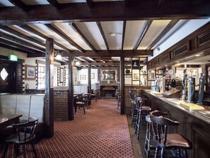 Lounge - The Crewe Arms Hotel (Crewe)