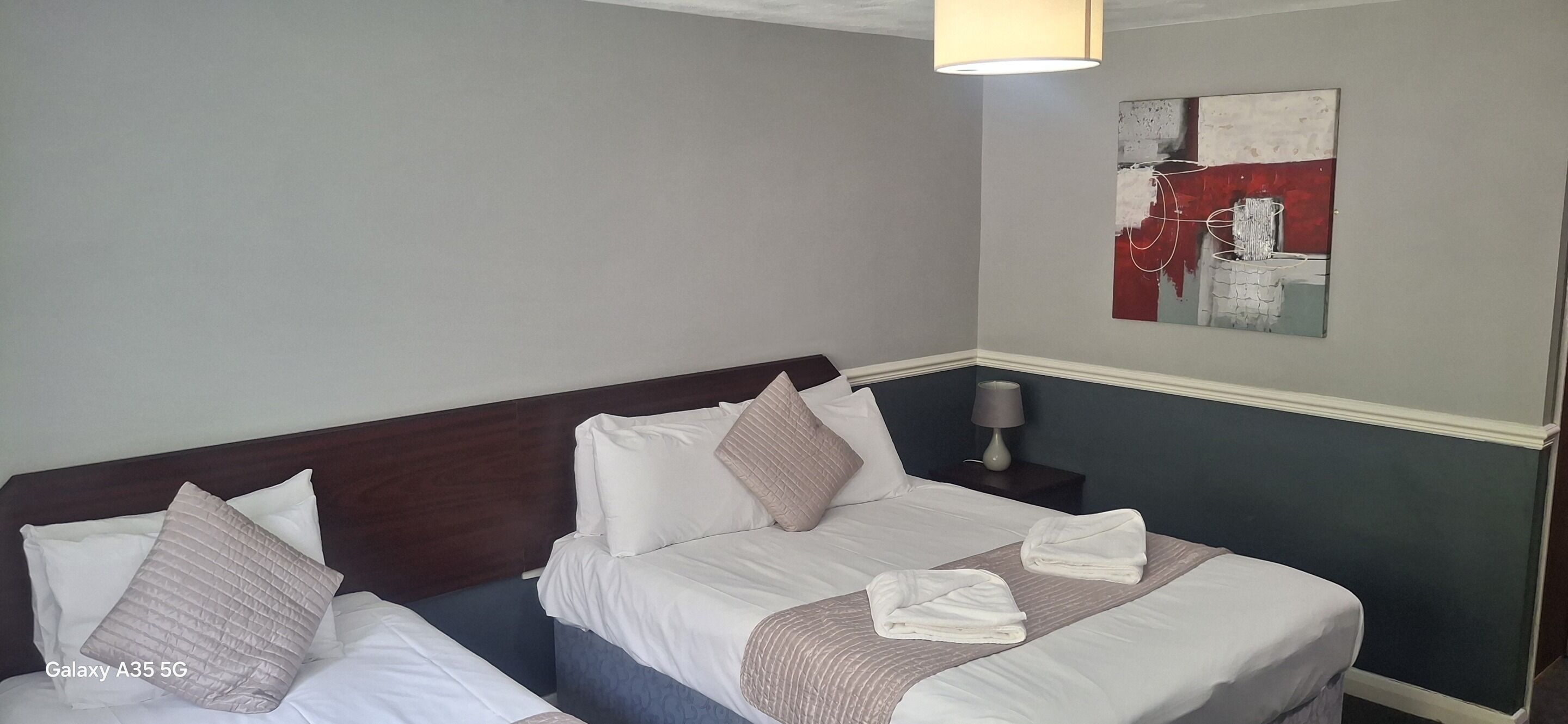 Suite, Ensuite (Bath and Shower)