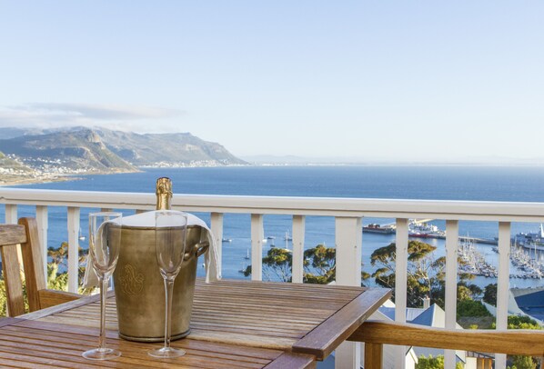 Balcony - Albatross Guest House (Cape Town)