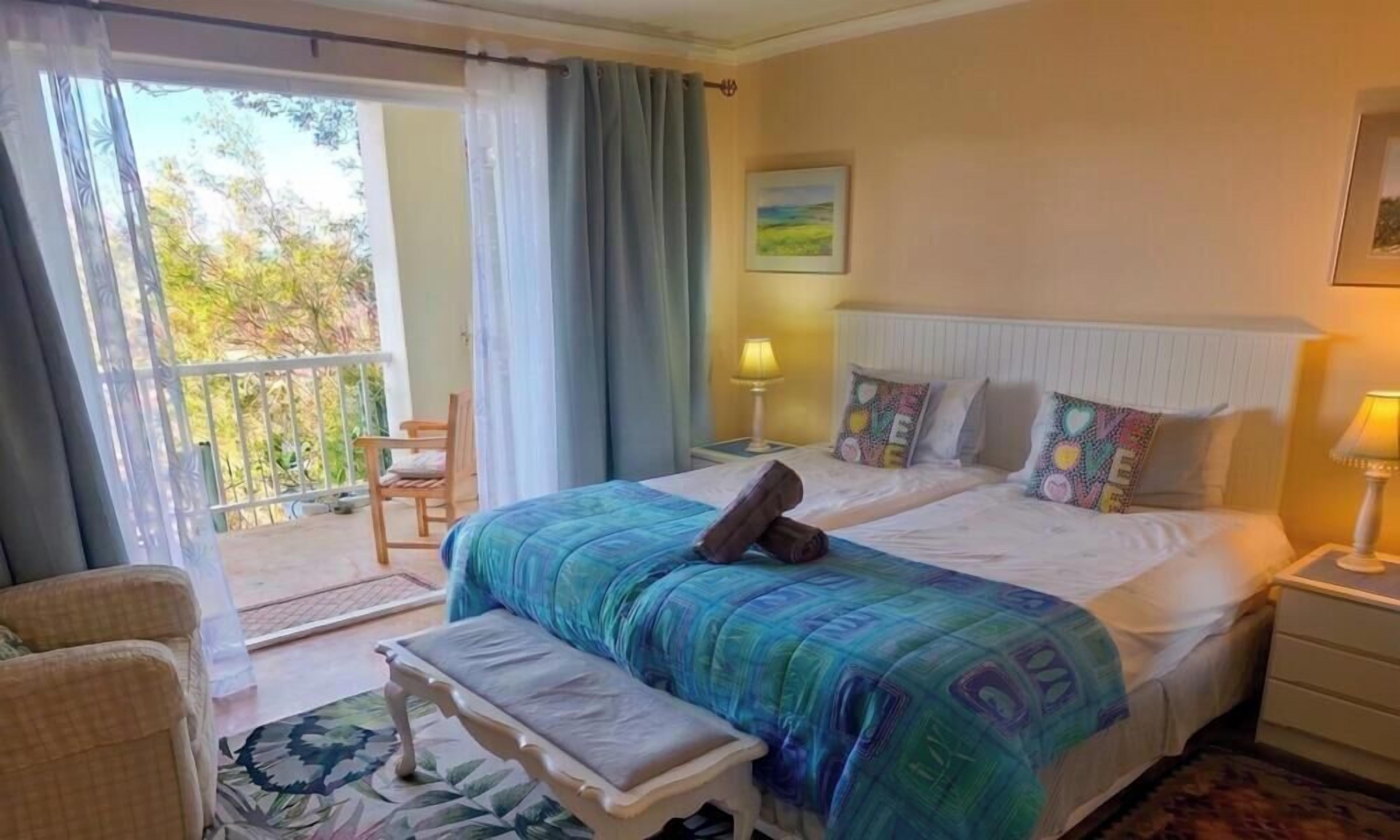 Premium bedding, in-room safe, individually decorated