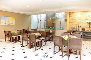 Free daily buffet breakfast
