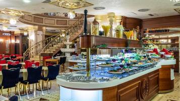 3 ravintolaa, joissa tarjoillaan aamiainen