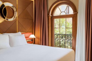 Premium bedding, Tempur-Pedic beds, minibar, in-room safe - Wyndham Istanbul Old City (Istanbul)