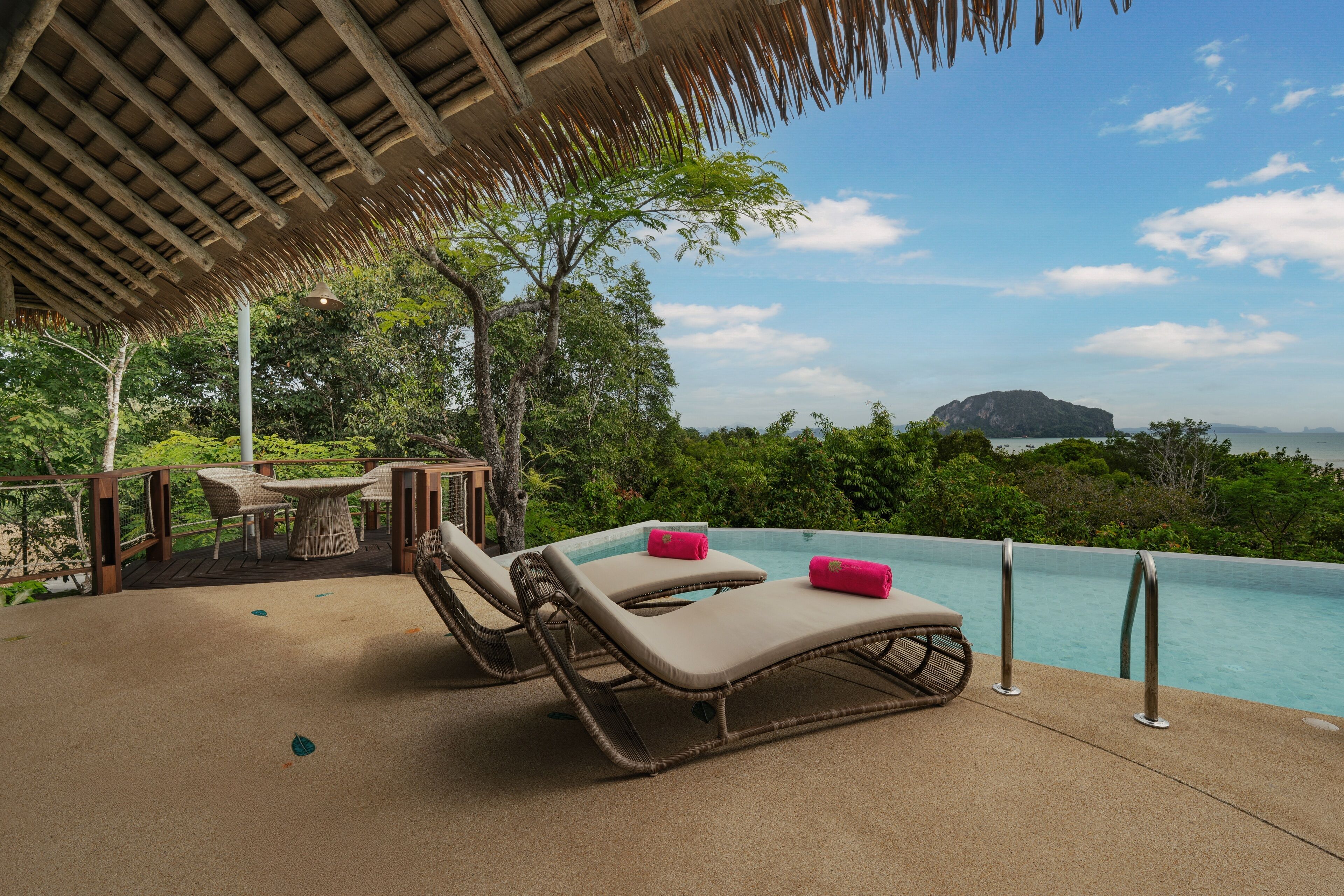 One Bedroom Seaview Pool Villa | Sengetøy av topp kvalitet, senger med Select Comfort-madrass og minibar