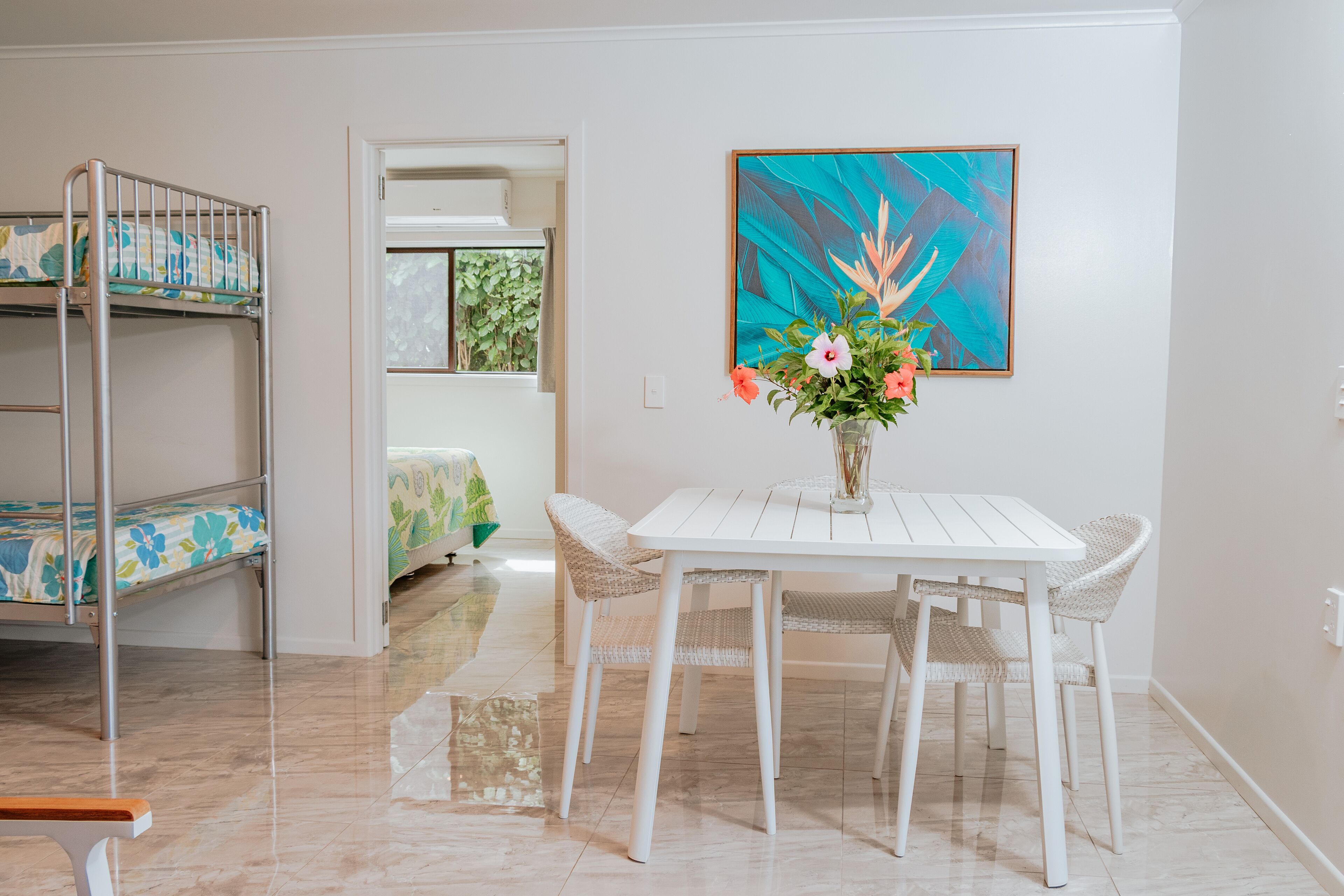 deluxe villa, 5 bedrooms | in-room dining