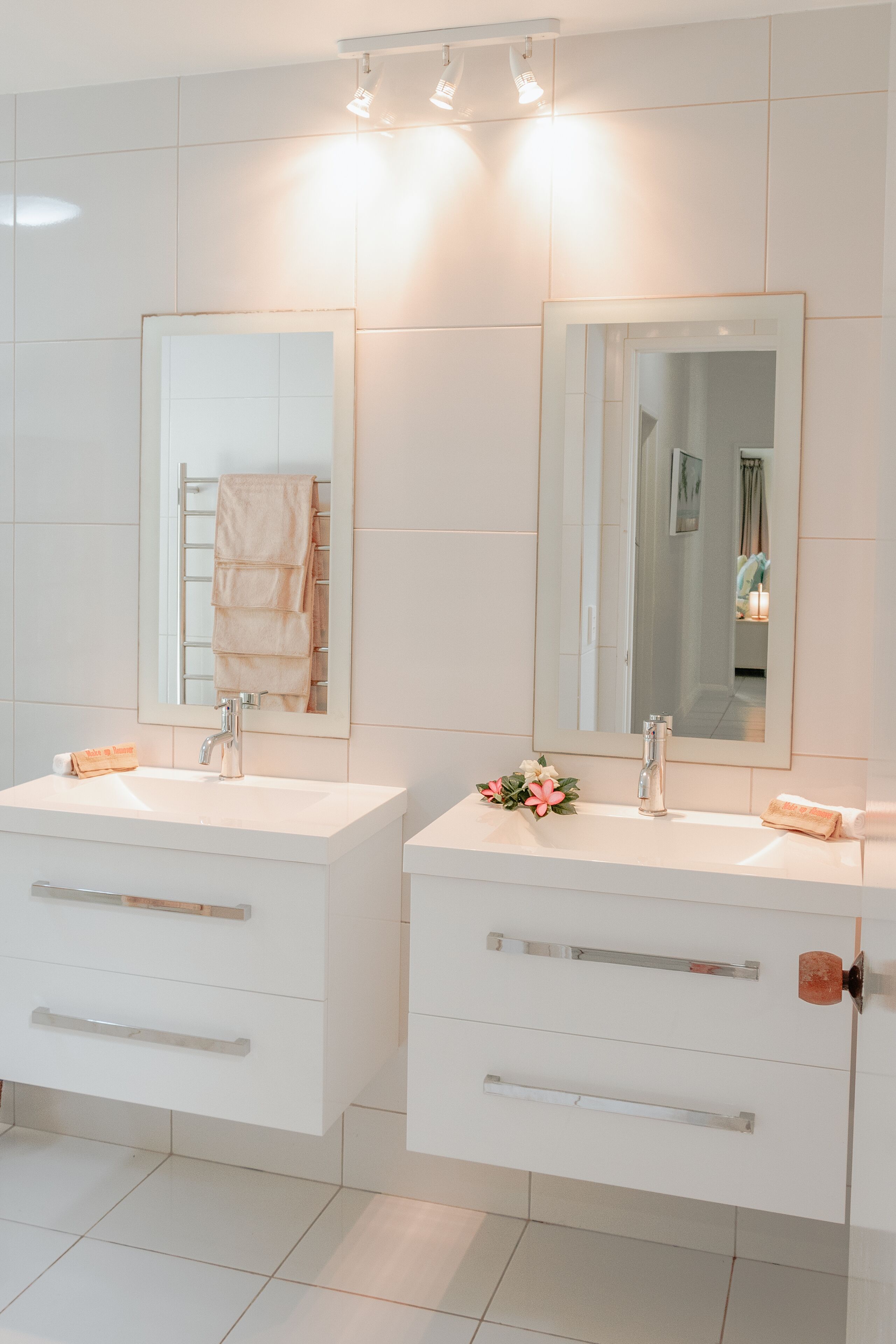 deluxe villa, 5 bedrooms | bathroom | shower, rainfall showerhead, free toiletries, hair dryer