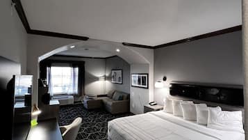 Hochwertige Bettwaren, Schreibtisch, laptopgeeigneter Arbeitsplatz