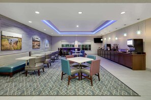 Free daily on-the-go breakfast - La Quinta Inn & Suites by Wyndham Big Spring (Big Spring)