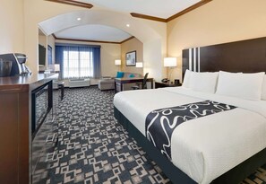 Suite, 1 King Bed, Non Smoking | Premium bedding, desk, laptop workspace, blackout drapes - La Quinta Inn & Suites by Wyndham Big Spring (Big Spring)