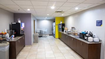 Free daily buffet breakfast