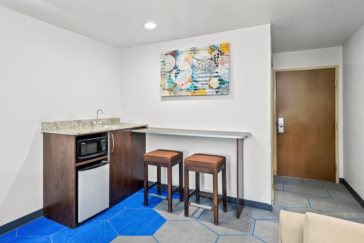 suite | in-room safe, desk, iron/ironing board, free wifi