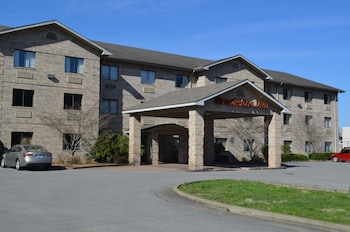 Brookshire Inn & Suites