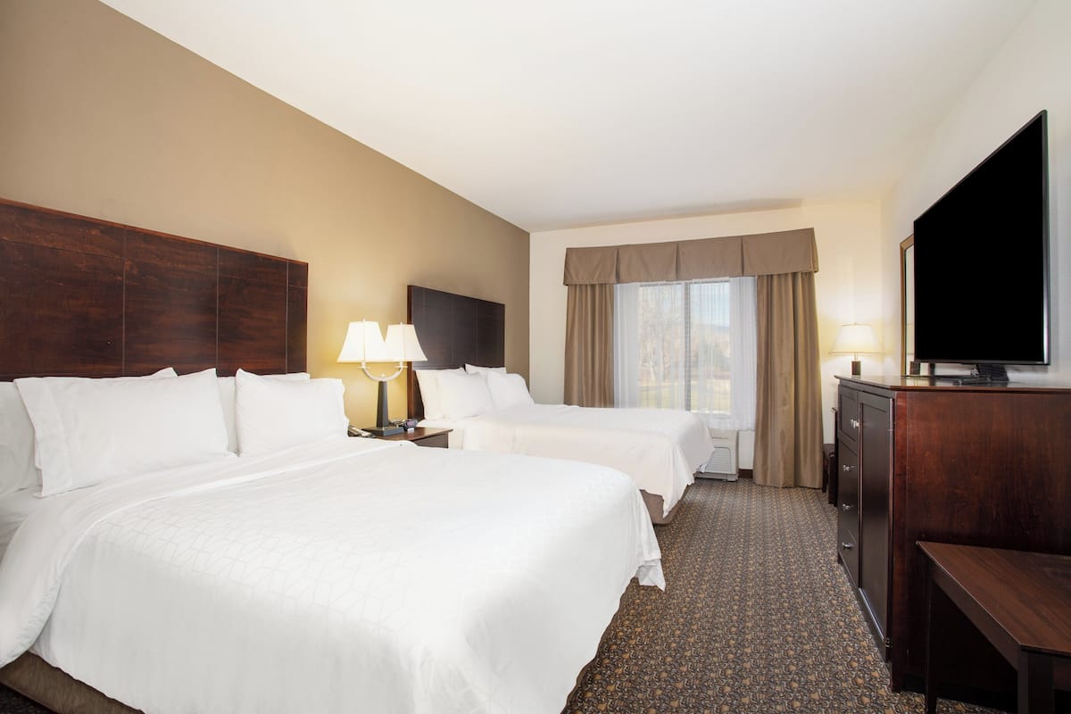 Premium bedding, in-room safe, soundproofing, iron/ironing board