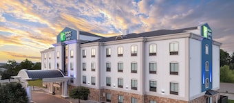 Holiday Inn Express & Suites Denton North by IHG